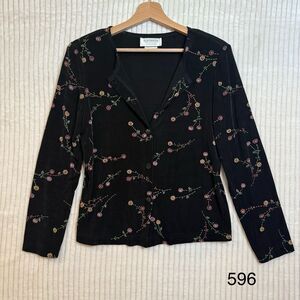 Mark Singer Softwear Petites Black Floral Embroidered Button Up Cardigan S‎ USA